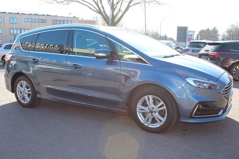 Gebraucht Ford S-MAX Titanium 150 PS (110 kW) 2022 Blau Van / Kleinbus