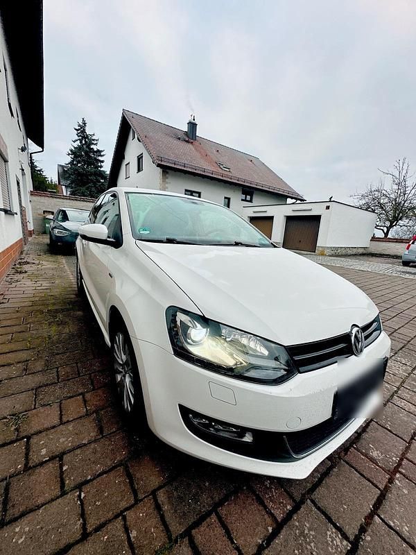 Gebraucht VW Polo Life 90 PS (66 kW) 2013 Weiß Kleinwagen