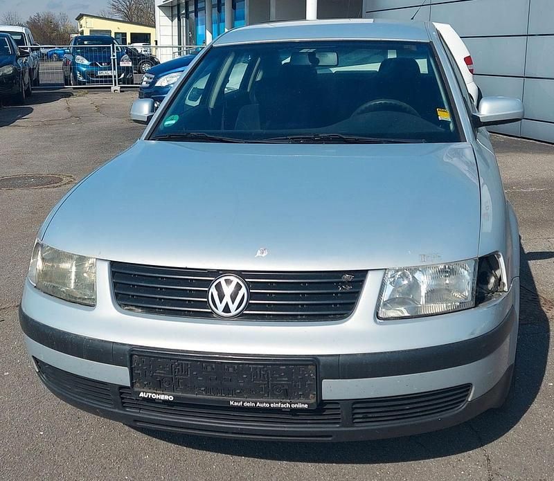 Gebraucht VW Passat Trendline 101 PS (74 kW) 1998 Silber Limousine