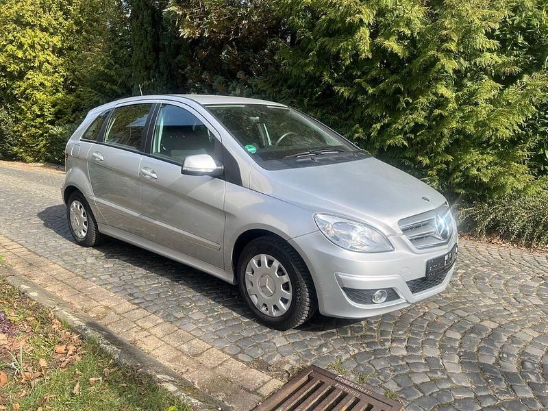 Gebraucht Mercedes B170 116 PS (85 kW) 2008 Silber Van / Kleinbus