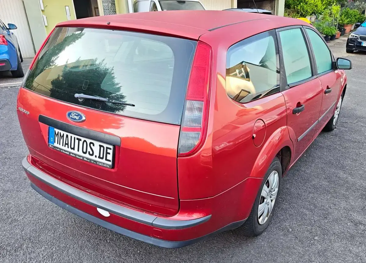 Gebraucht Ford Focus Titanium 101 PS (74 kW) 2006 Rot Kombi