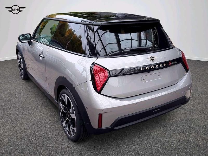 Gebraucht Mini Cooper S Favoured 204 PS (150 kW) 2024 Grau Kleinwagen