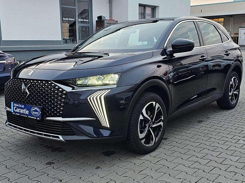 Blau/metallic klarlack Gebraucht 2024 DS Automobiles DS7 Crossback Bastille SUV | 29.990 € (Fairer Preis) - Bild 1/4