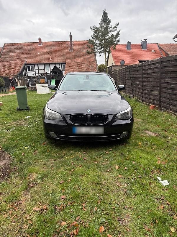 Gebraucht BMW 523 194 PS (142 kW) 2008 Schwarz Limousine