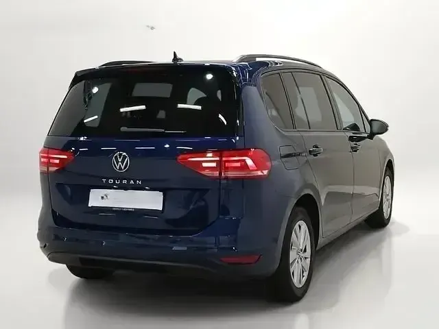 Gebraucht VW Touran Comfortline 150 PS (110 kW) 2025 Atlantik blue Van / Kleinbus