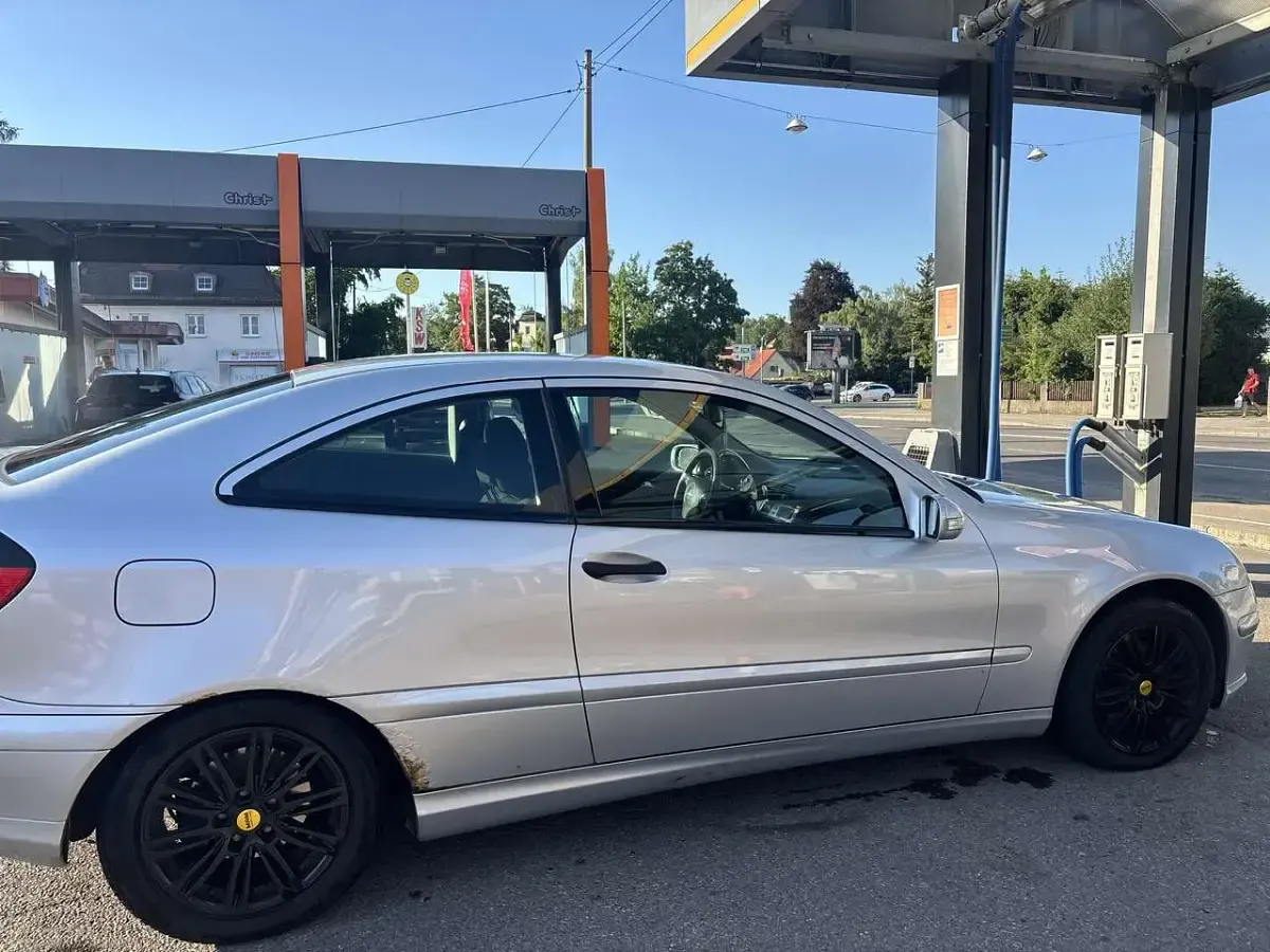 Gebraucht Mercedes C180 143 PS (105 kW) 2006 Grau Coupé