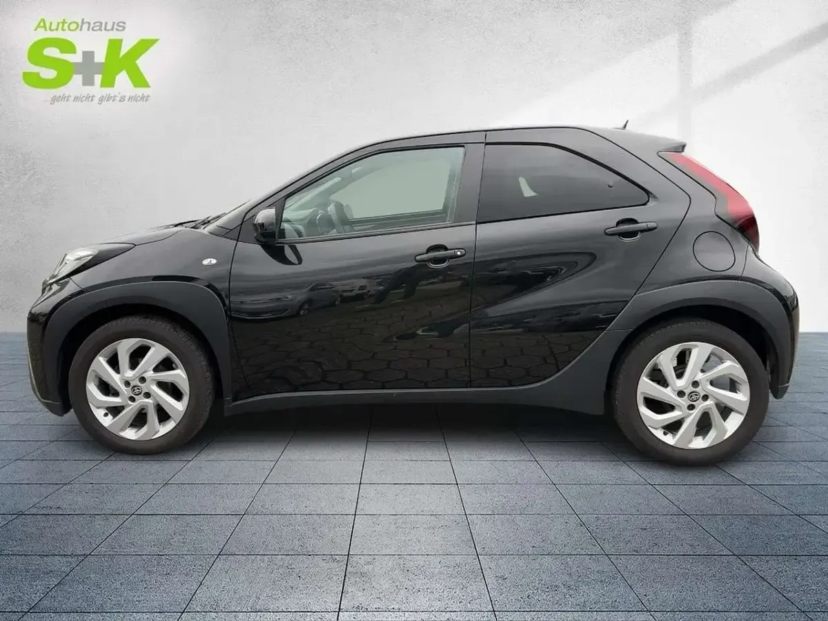 Gebraucht Toyota Aygo X 72 PS (52 kW) 2023 Schwarz SUV