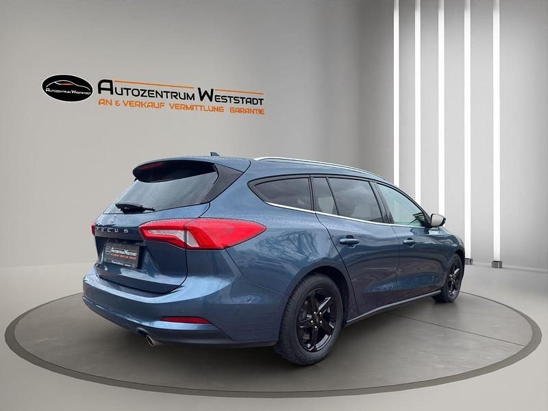 Gebraucht Ford Focus Titanium 150 PS (110 kW) 2020 Blau Kombi