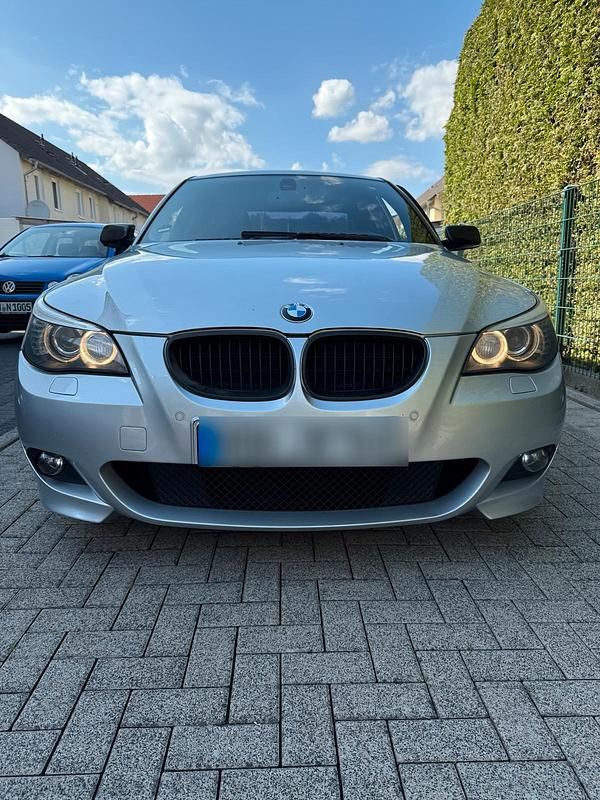Silber Gebraucht 2004 BMW 545 M Sport Limousine | 7.000 € (Fairer Preis) - Bild 1/4