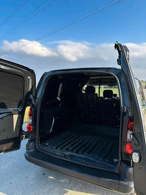 Gebraucht Citroën Berlingo Business Class 75 PS (55 kW) 2017 Schwarz Van / Kleinbus