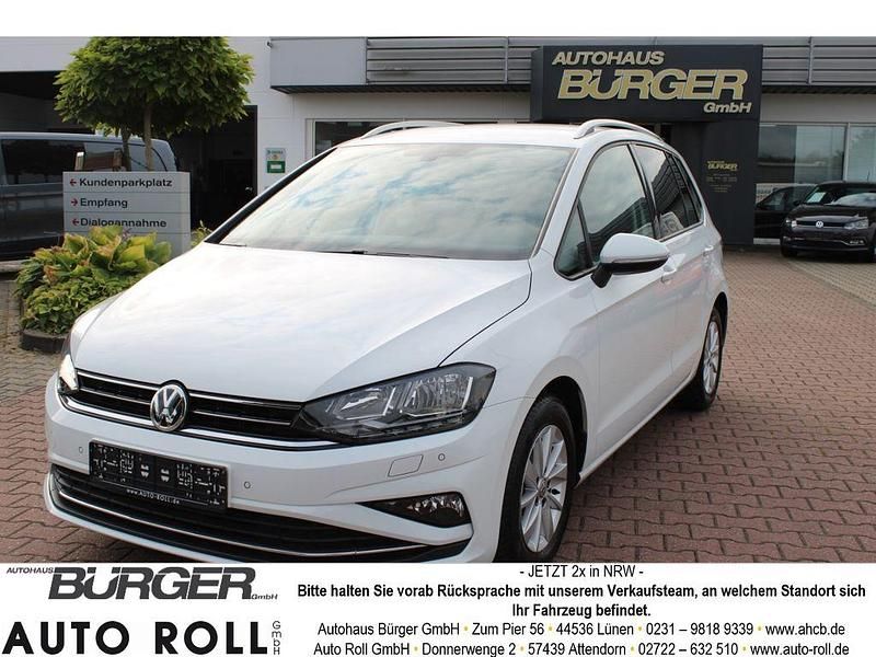 Weiss Gebraucht 2018 VW Golf Sportsvan Comfortline Van / Kleinbus | 16.970 € (Fairer Preis) - Bild 1/4