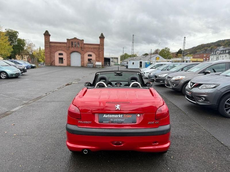 Gebraucht Peugeot 206 109 PS (80 kW) 2002 Rot Cabrio