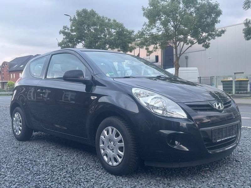 Schwarz Gebraucht 2011 Hyundai i20 Edition Kleinwagen | 2.990 € (Guter Preis) - Bild 1/4