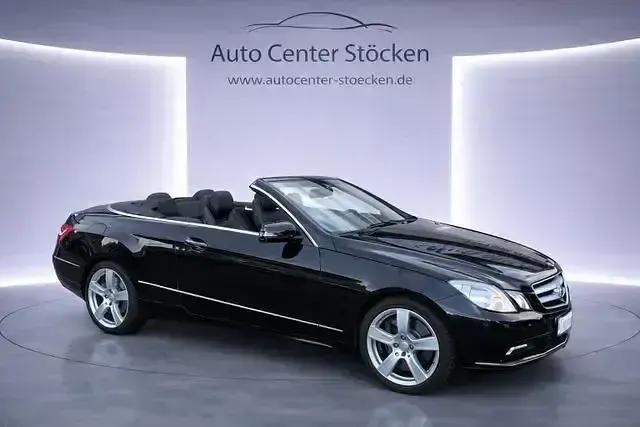 Gebraucht Mercedes E500 388 PS (285 kW) 2011 Schwarz Cabrio