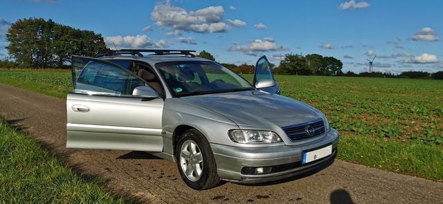 Gebraucht Opel Omega Edition 120 PS (88 kW) 2002 Silber metallic Kombi