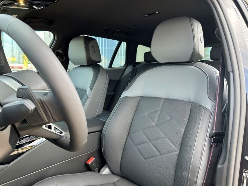 Gebraucht BMW 520 M Sport 197 PS (144 kW) 2025 Grau Limousine