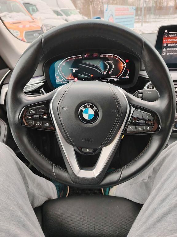 Gebraucht BMW 530 286 PS (210 kW) 2021 Grau Limousine