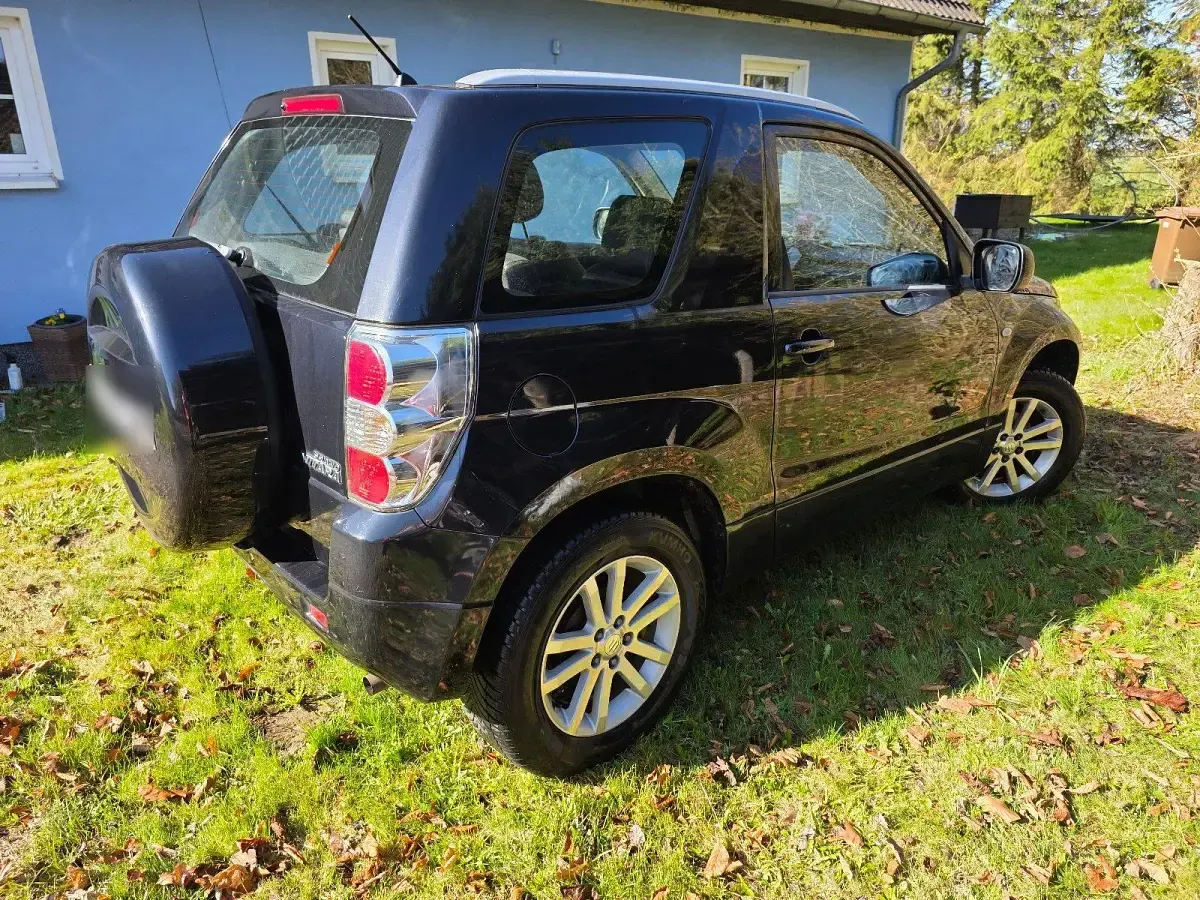 Gebraucht Suzuki Vitara 106 PS (77 kW) 2008 Schwarz SUV