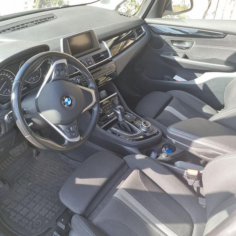 Gebraucht BMW 218 Gran Tourer Advantage 136 PS (100 kW) 2016 Weiß Van / Kleinbus