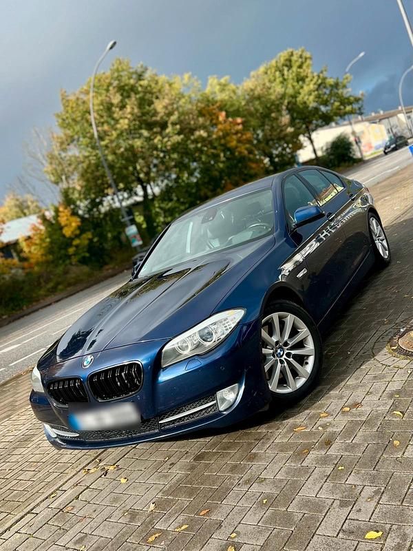 Gebraucht BMW 530 245 PS (180 kW) 2011 Blau Limousine