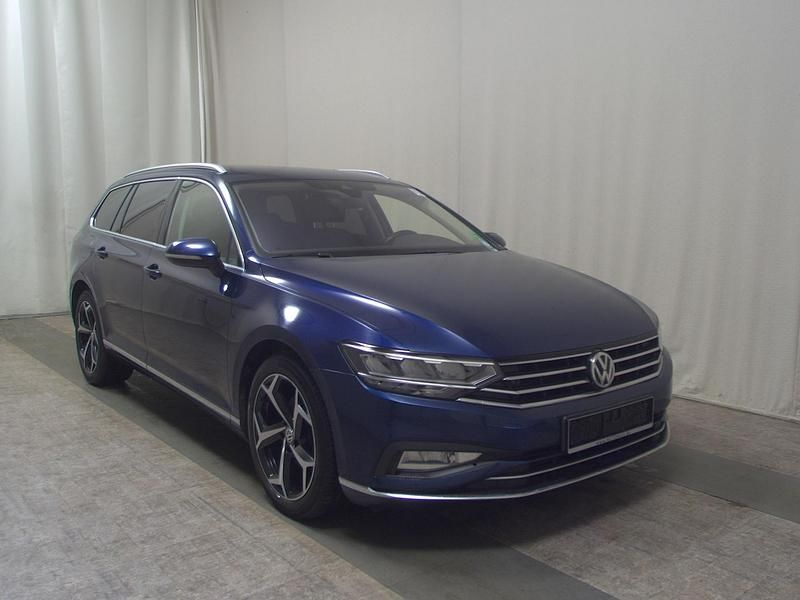 Gebraucht VW Passat Elegance 200 PS (147 kW) 2019 Blau Kombi