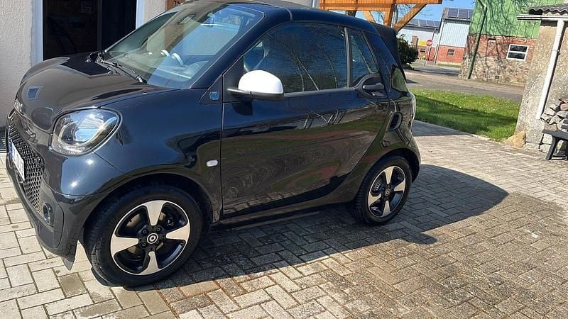 Schwarz Gebraucht 2020 Smart ForTwo Coupé Cabrio | 9.290 € (Fairer Preis) - Bild 1/4