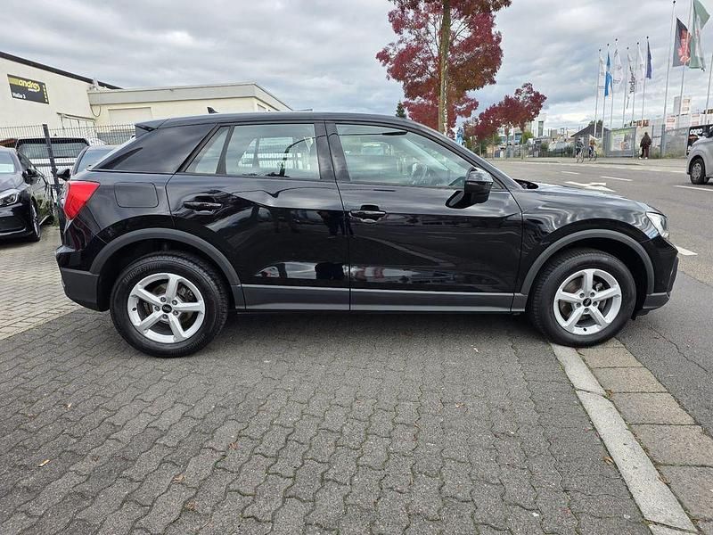 Gebraucht Audi Q2 Basis 116 PS (85 kW) 2022 Schwarz SUV