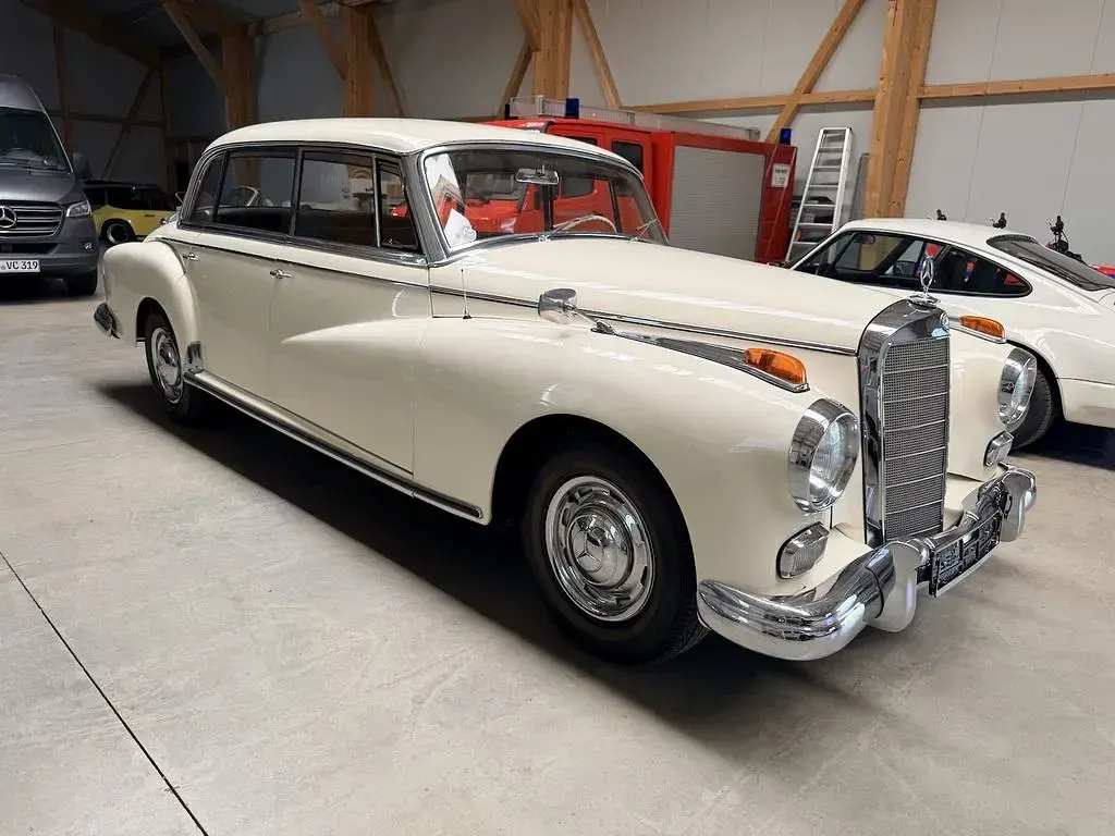 Gebraucht Mercedes 300 160 PS (117 kW) 1960 Beige Limousine