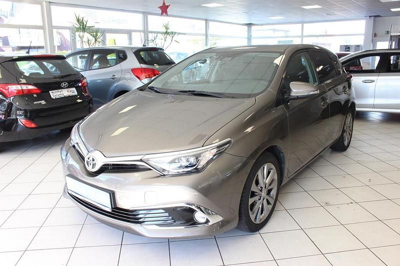 Gebraucht Toyota Auris Executive 116 PS (85 kW) 2017 Grau metallic