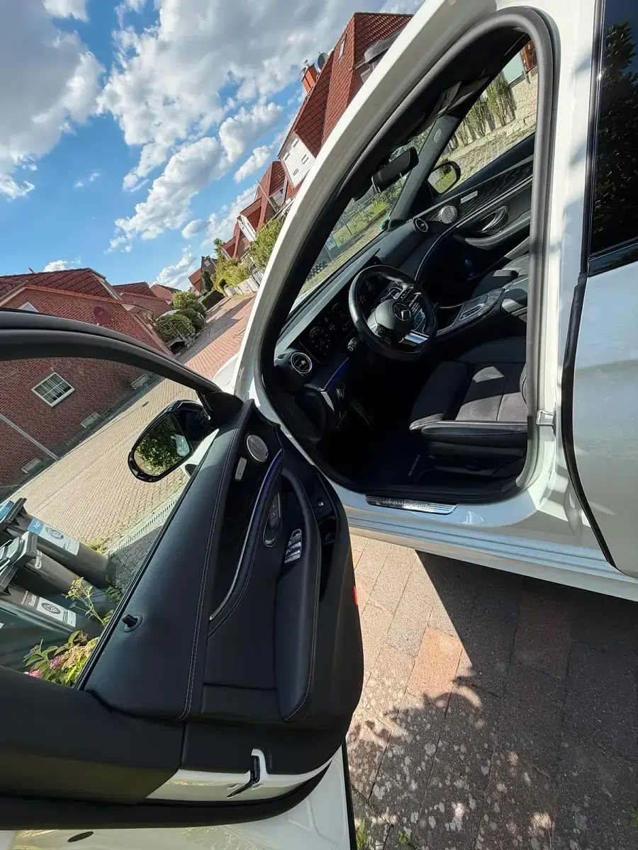 Gebraucht Mercedes 300 265 PS (194 kW) 2022 Weiß Limousine