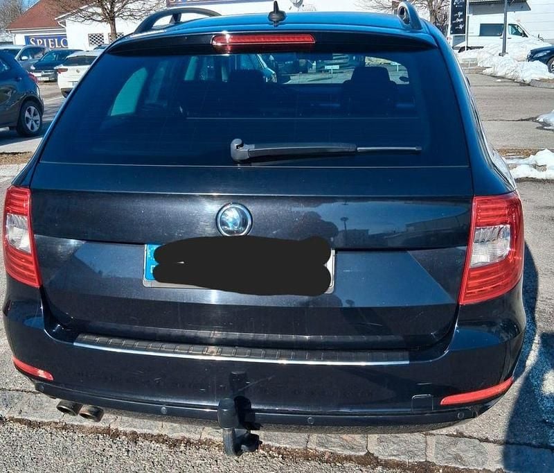 Gebraucht Skoda Superb Ambition 170 PS (125 kW) 2015 Schwarz Kombi