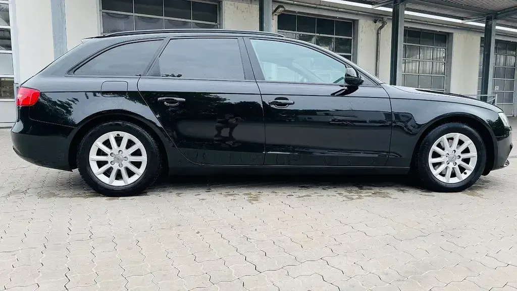 Gebraucht Audi A4 Ambiente 150 PS (110 kW) 2015 Schwarz Kombi