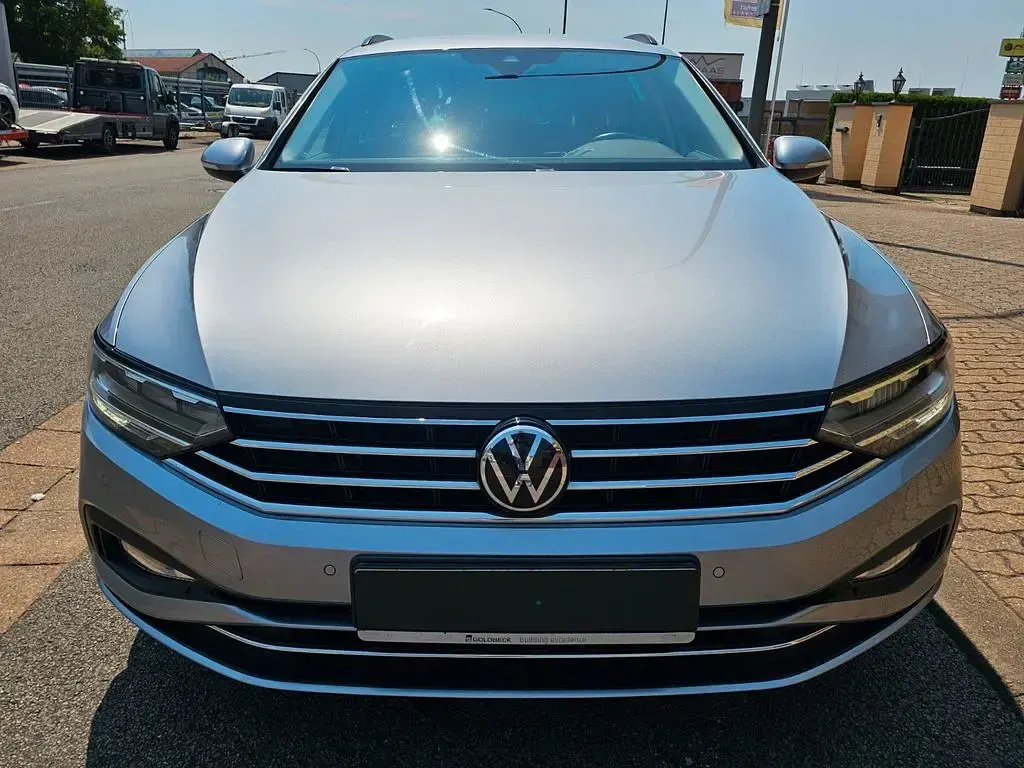 Gebraucht VW Passat Business 150 PS (110 kW) 2022 Silber Kombi