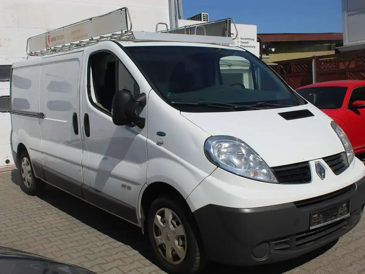 Gebraucht Renault Trafic 114 PS (83 kW) 2014 Weiss casablanca Van / Kleinbus