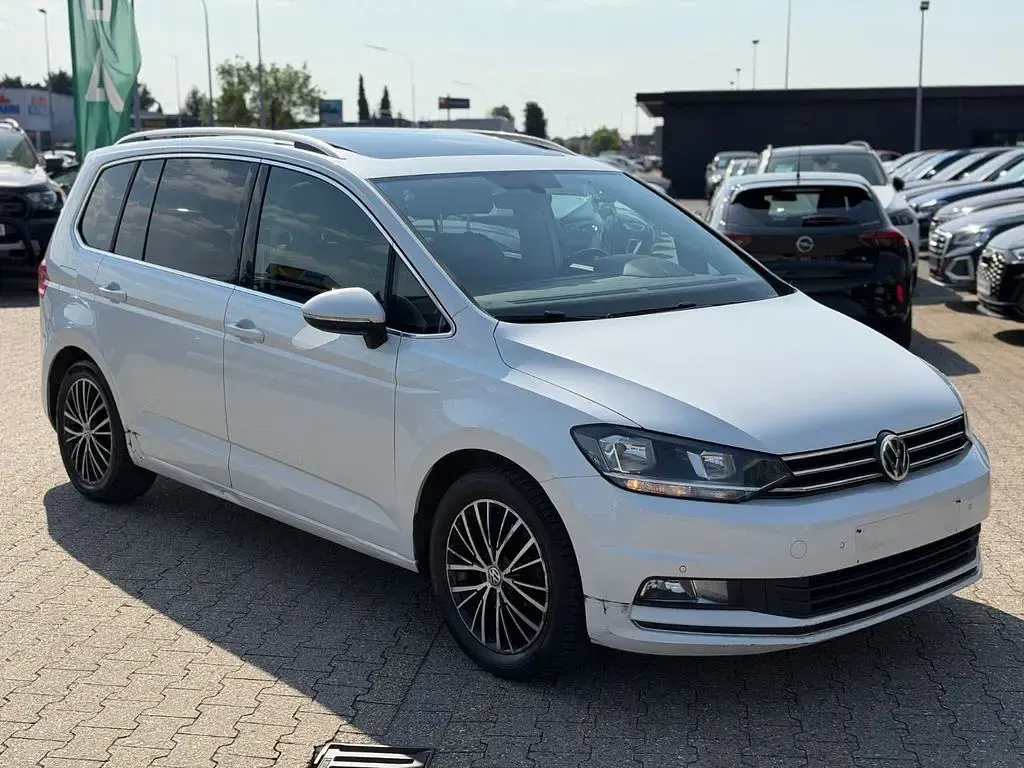 Gebraucht VW Touran Highline 150 PS (110 kW) 2016 Weiß Van / Kleinbus