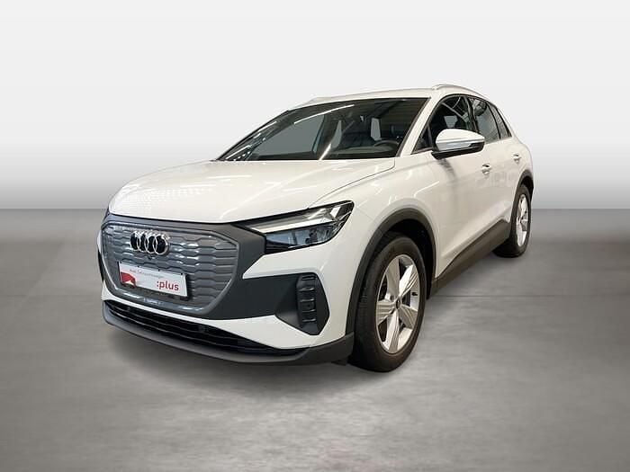 Gletscherweiß metallic Gebraucht 2022 Audi Q4 e-tron Ambiente SUV | 33.280 € (Superpreis) - Bild 1/4
