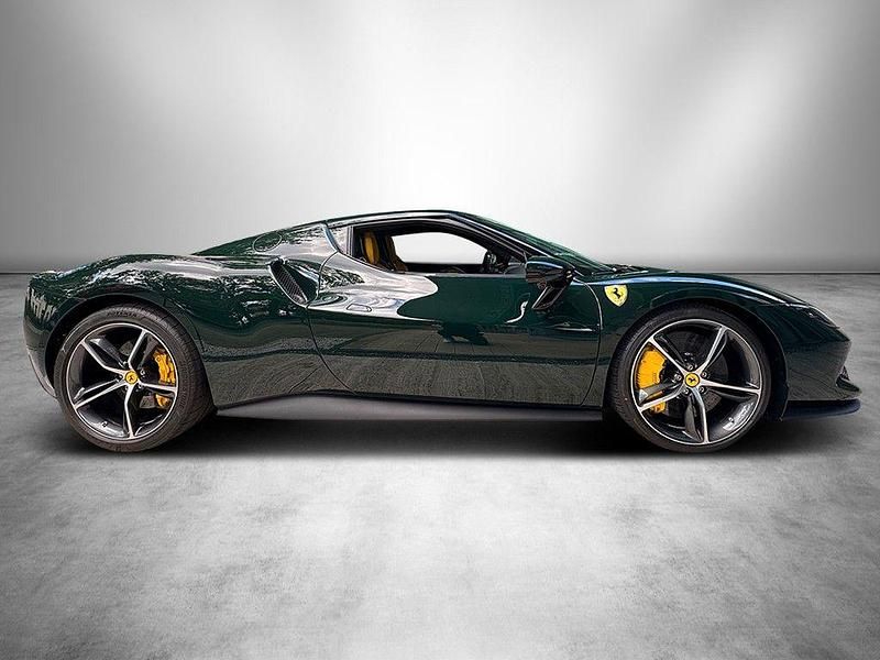Gebraucht Ferrari 296 829 PS (609 kW) 2024 Grün Coupé