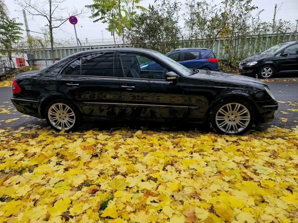 Gebraucht Mercedes E220 Avantgarde 170 PS (125 kW) 2006 Schwarz Limousine