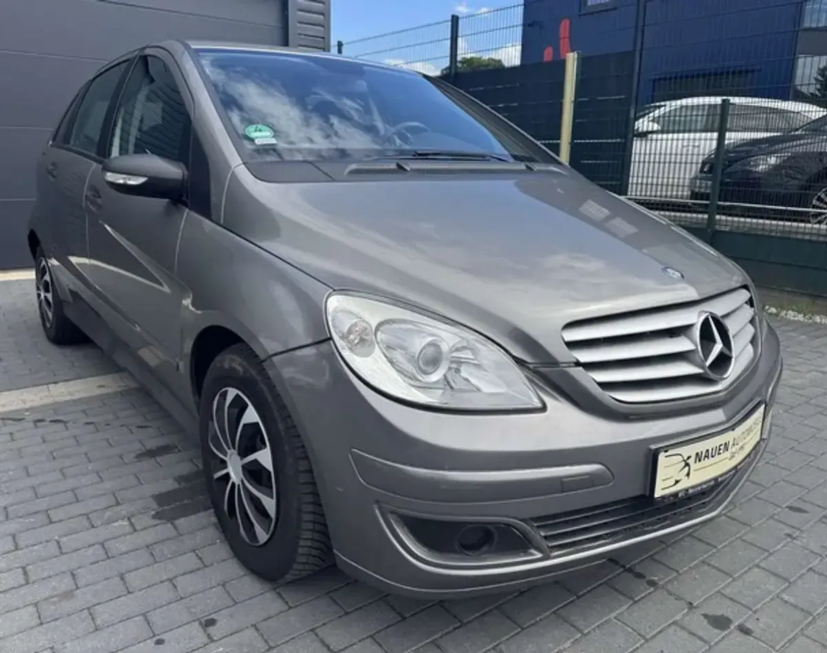 Gebraucht Mercedes B170 116 PS (85 kW) 2005 Silber/grau Van / Kleinbus