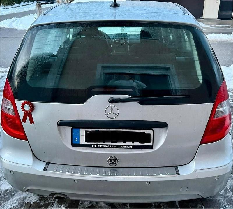 Gebraucht Mercedes A160 100 PS (73 kW) 2012 Silber Van / Kleinbus