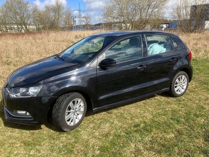 Gebraucht VW Polo 90 PS (66 kW) 2015 Schwarz Limousine