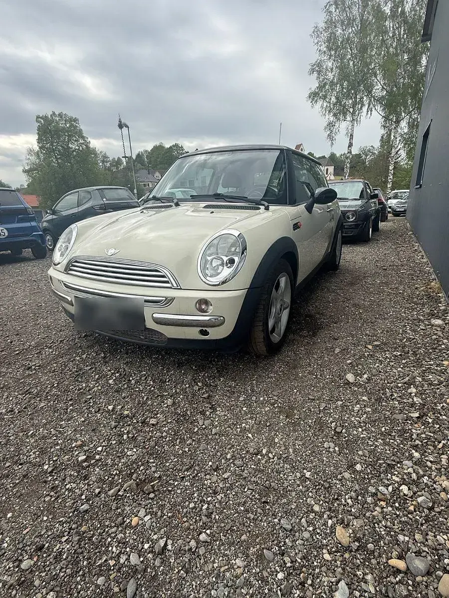 Używany Mini Cooper 116 KM (85 kW) 2004 Beżowy Hatchback