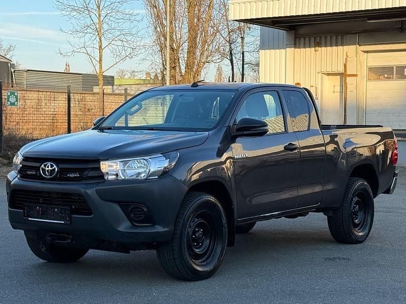 Gebraucht Toyota HiLux 150 PS (110 kW) 2019 Grau Abholung