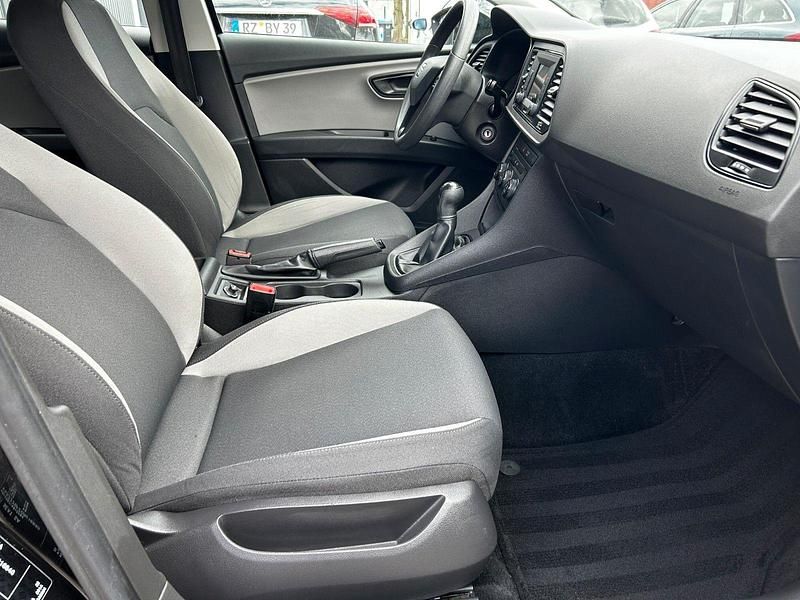 Second-hand Seat Leon Reference 86 CP (63 kW) 2015 Negru Berlinǎ