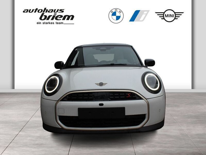Gebraucht Mini Cooper S Favoured 204 PS (150 kW) 2024 Weiß Kleinwagen