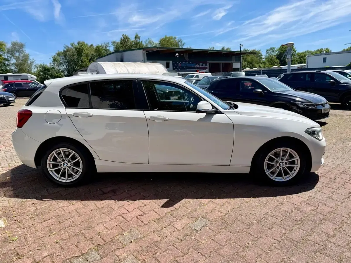 Gebraucht BMW 120 Advantage 190 PS (139 kW) 2016 Weiß Kleinwagen