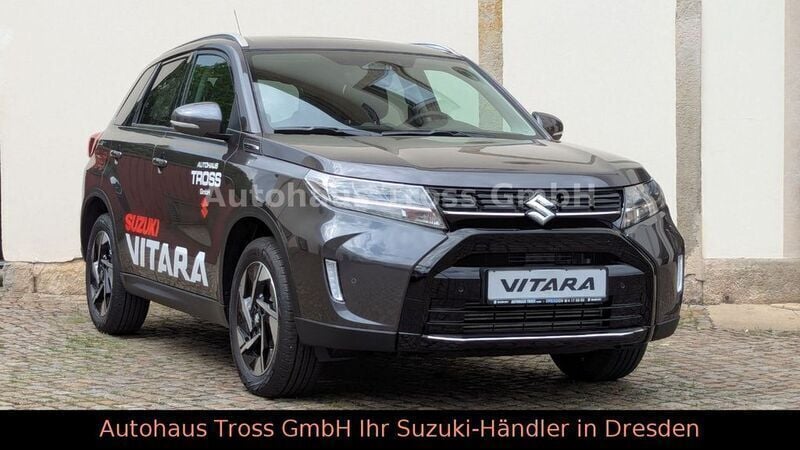 Grau Gebraucht 2024 Suzuki Vitara Comfort+ SUV | 24.995 € (Fairer Preis) - Bild 1/4