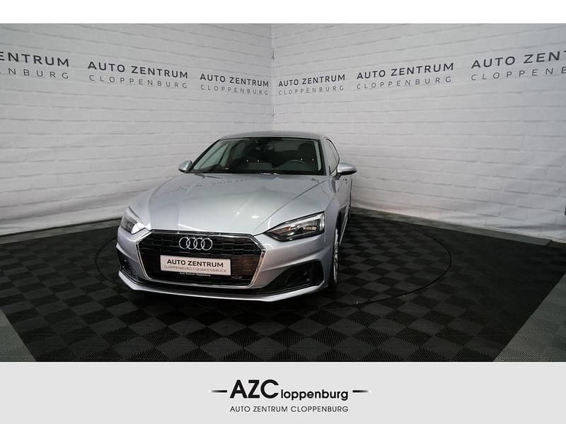 Silber Gebraucht 2022 Audi A5 Sportback Kleinwagen | 27.950 € (Superpreis) - Bild 1/4