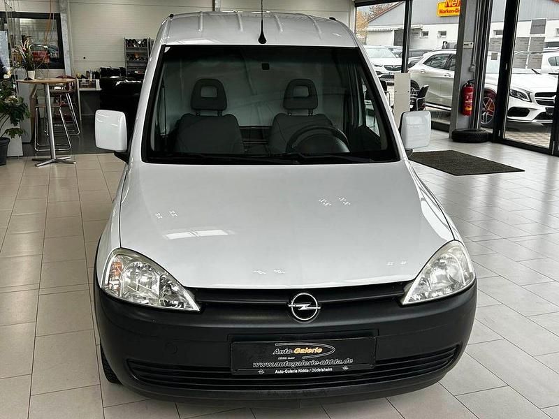 Gebraucht Opel Combo Business 90 PS (66 kW) 2011 Weiß Van / Kleinbus
