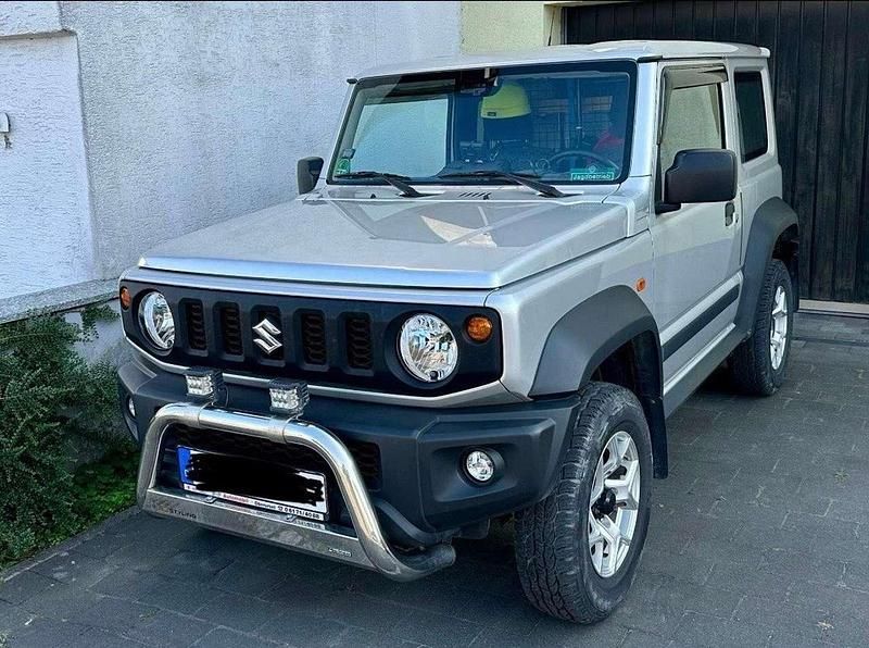Silber Gebraucht 2022 Suzuki Jimny Comfort SUV | 29.700 € (Fairer Preis) - Bild 1/4